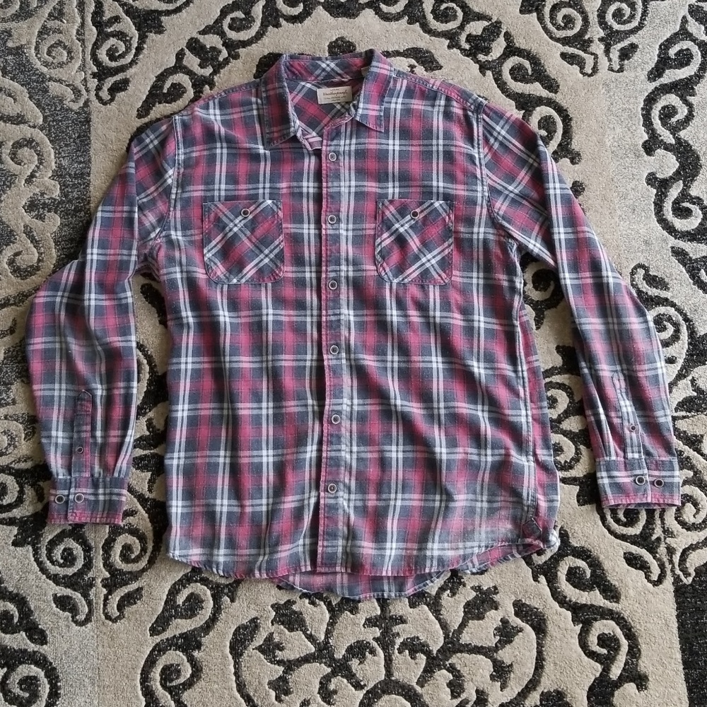 🤘Nice Gently Used Flannel Shirt by Weatherproof🤘